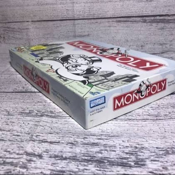Monopoly Game Classic 2004 Board Game - Picture 4 of 7